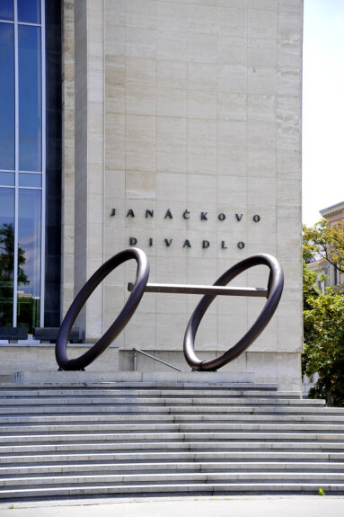 V. K. Novák, The Reclined Circles, 2009, steel, Moravské nám.